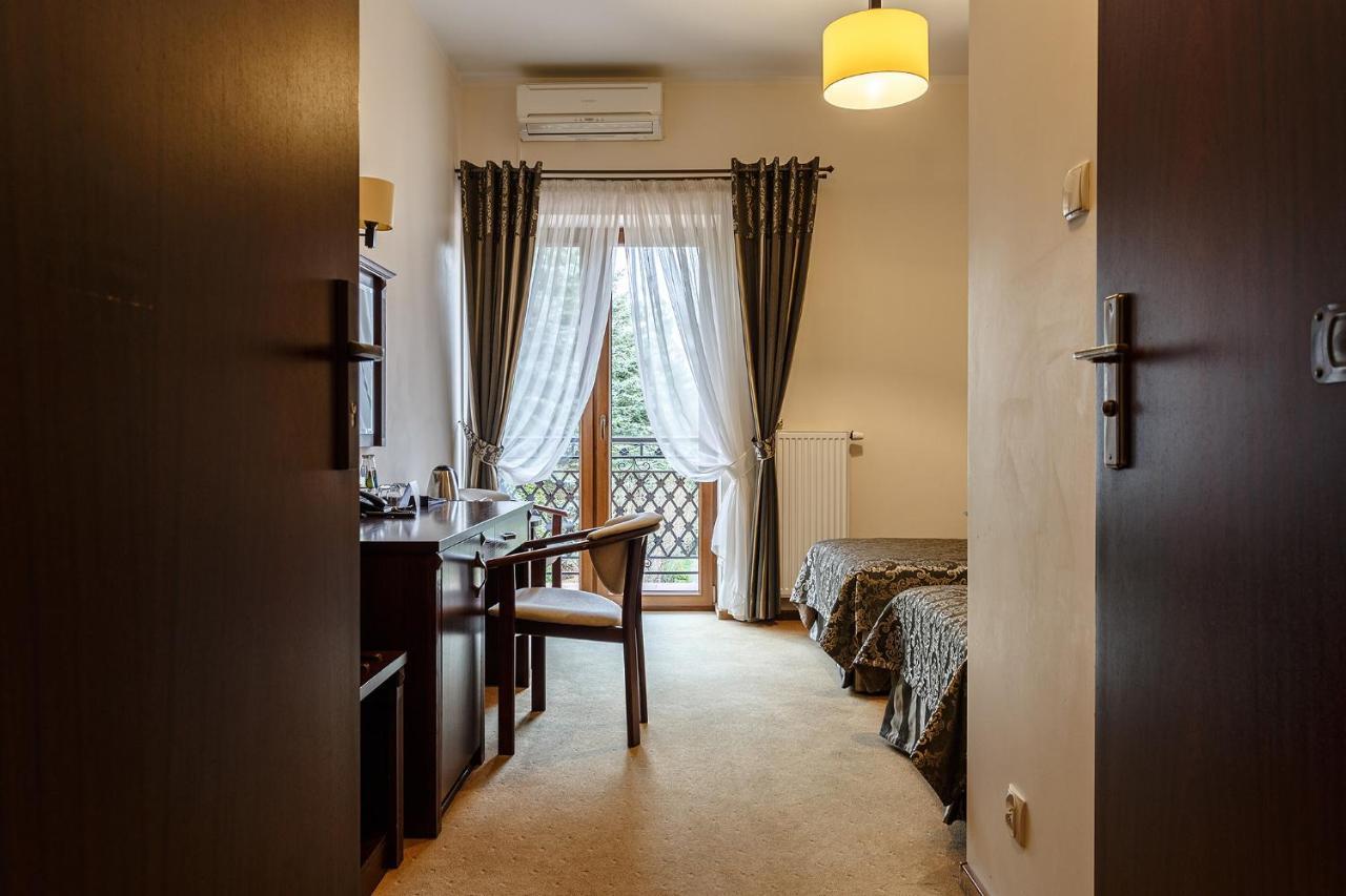 Robert's Port 4*