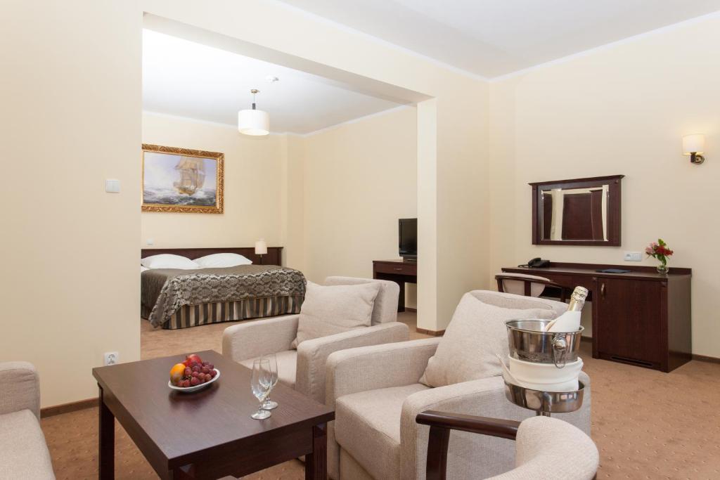 Robert's Port Hotel Mikolajki (Mragowo)